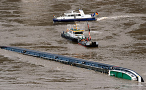 Säuretanker, Rhein, Waldhof, Unfall