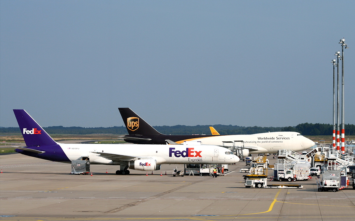 Flugzeuge UPS FedEx 1200