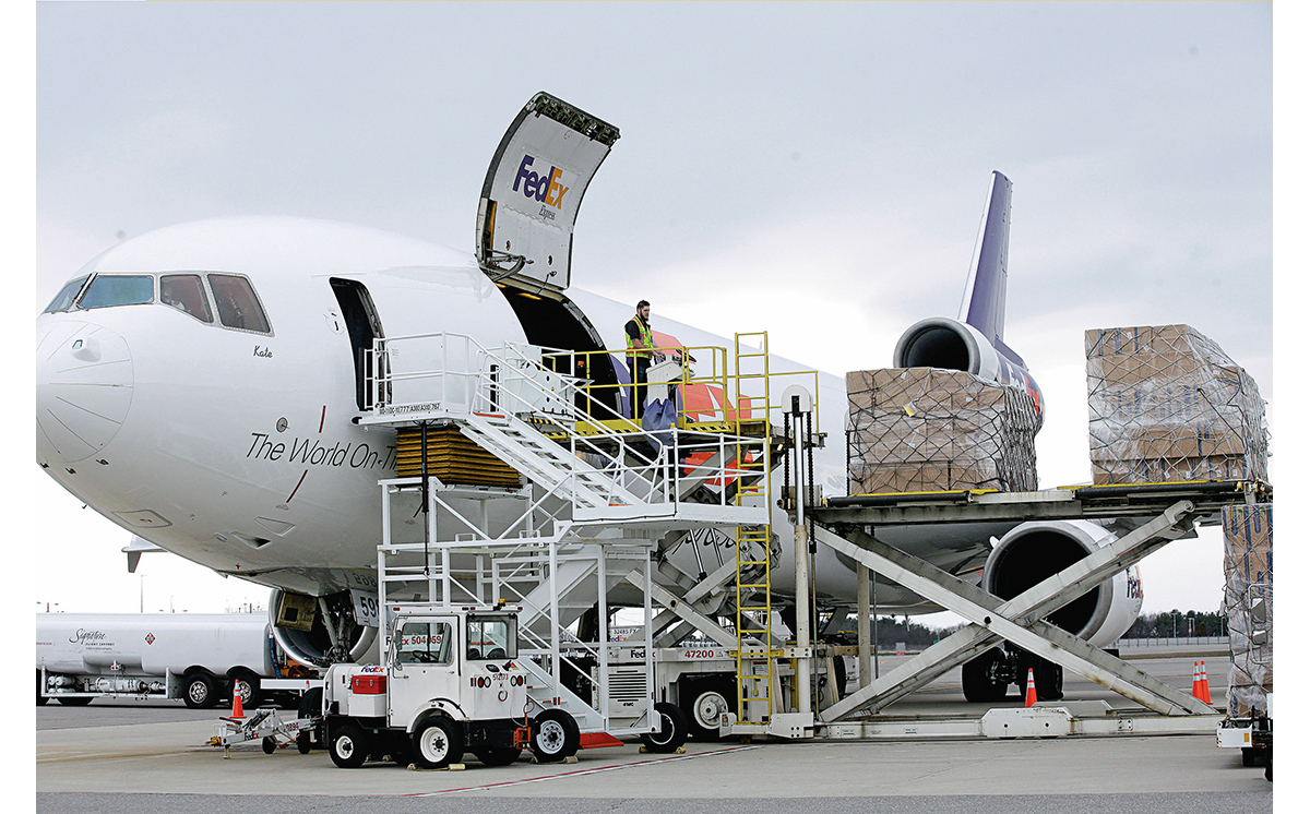 Flugzeug LH Cargo Beladung Flughafen 1200