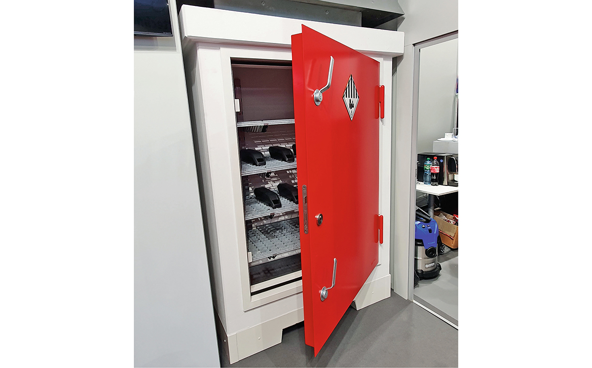 F90 Betonschrank Lithiumbatterien LaCont 1200