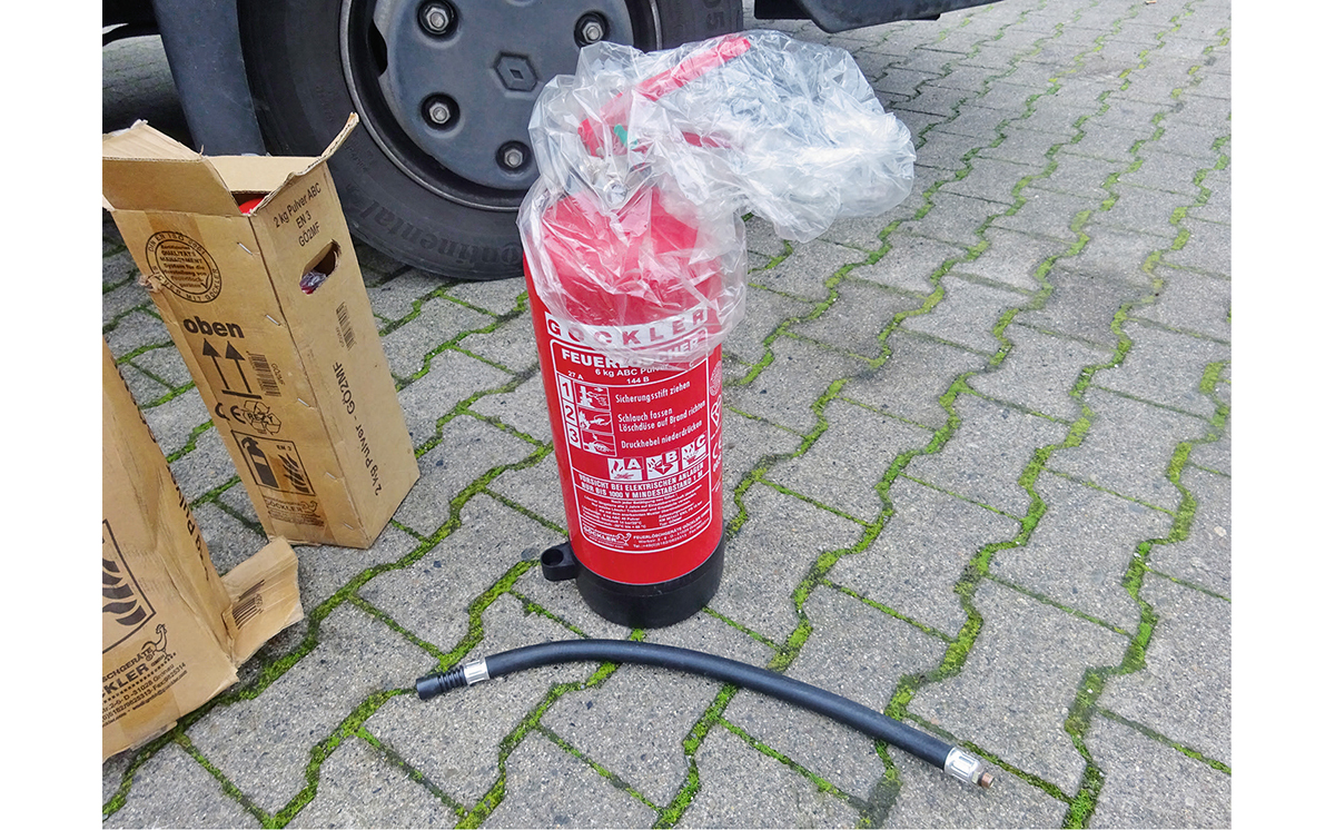 Feuerlöscher verpackt nicht einsetzbar 1200