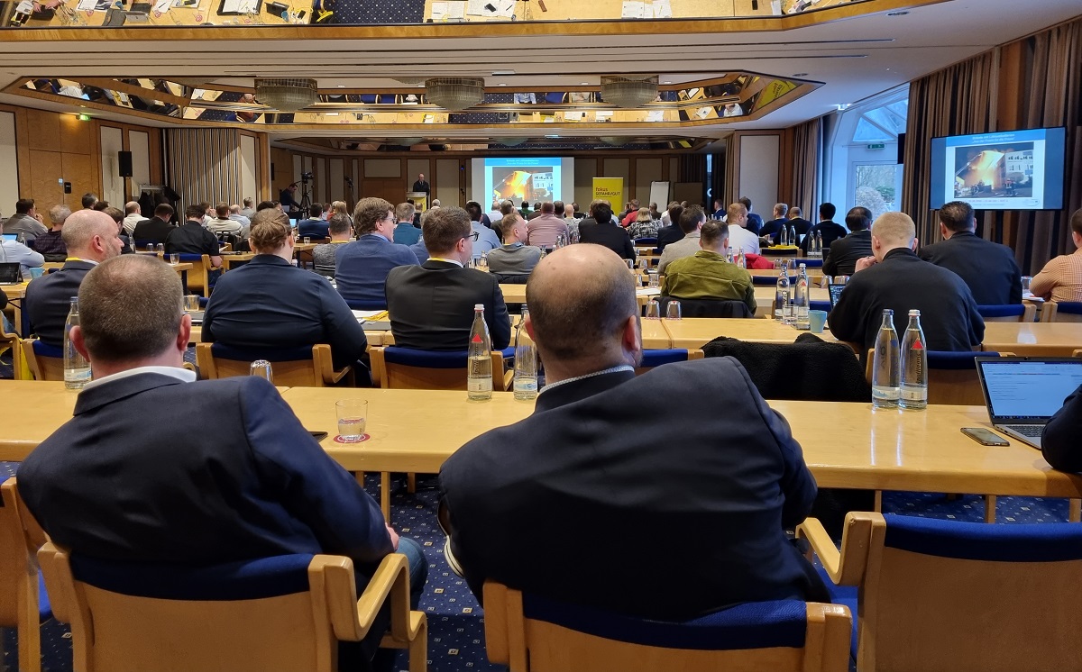 Fachkonferenz Teilnehmer 1200