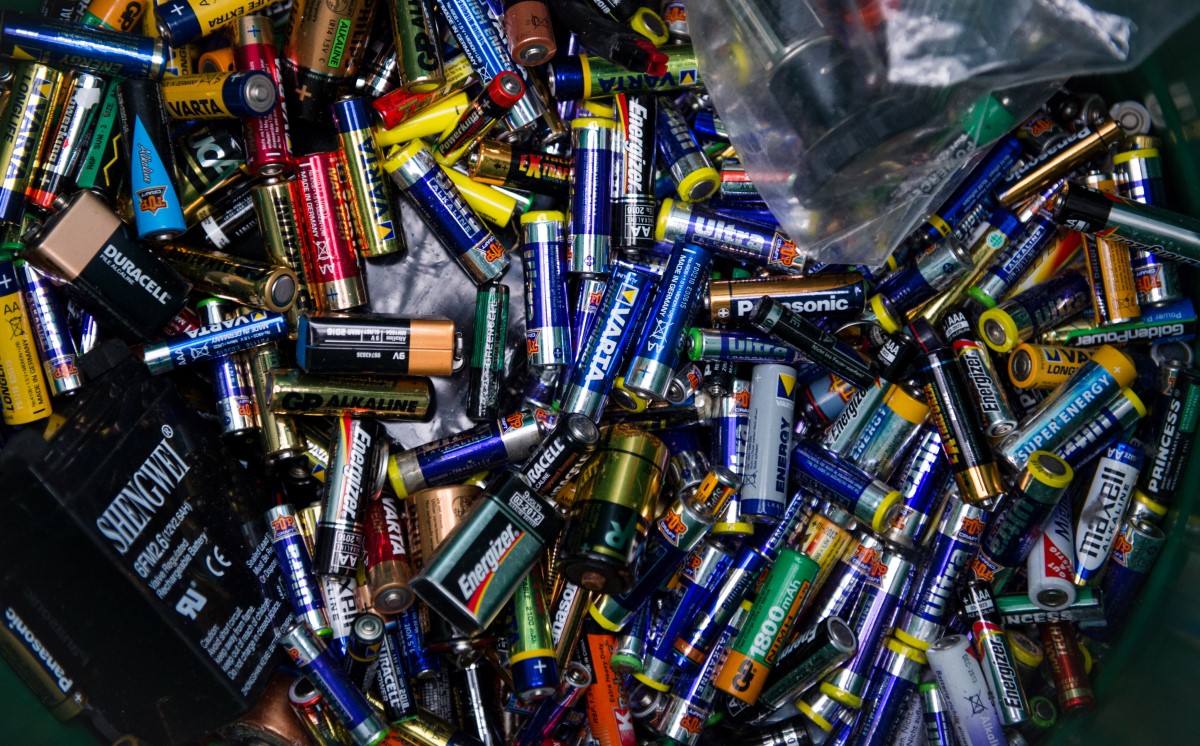 Batterien Abfall 1200