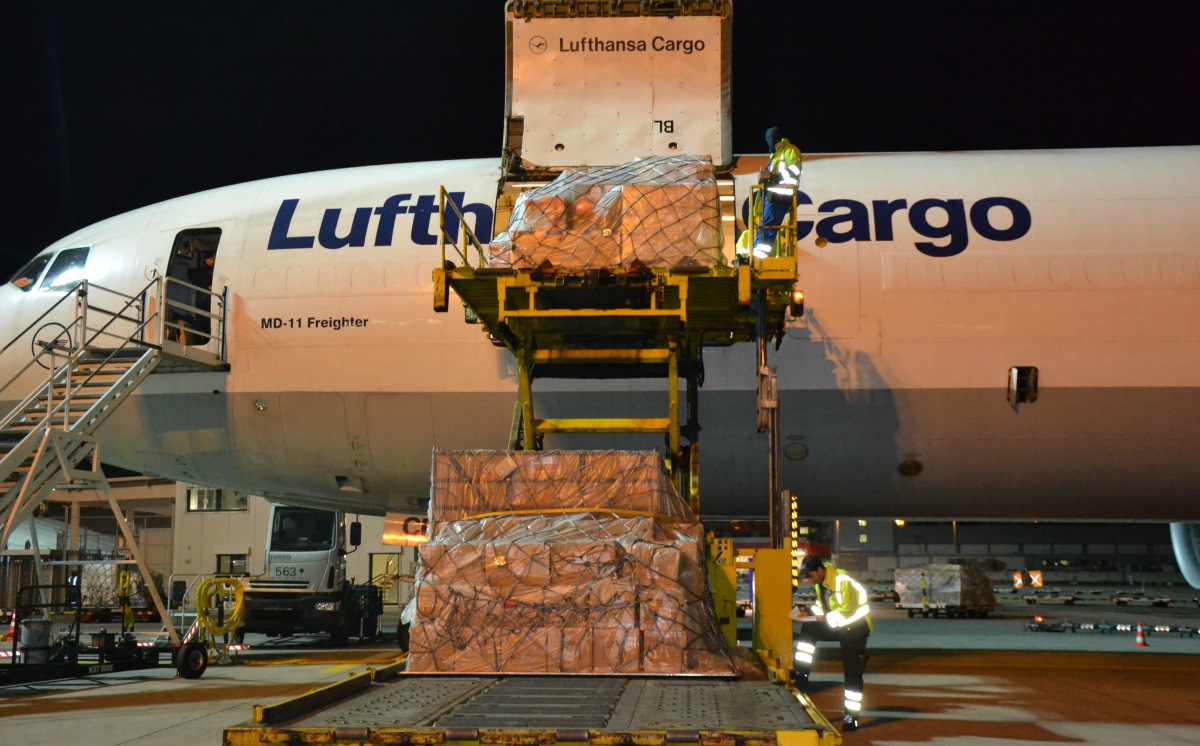 Luftfracht Flugzeug LH Cargo 1200