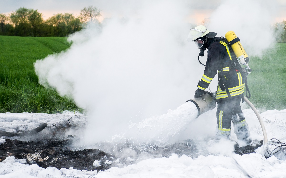 Feuerlöschschaum Feuerlöscher Feuerwehrmann 1200