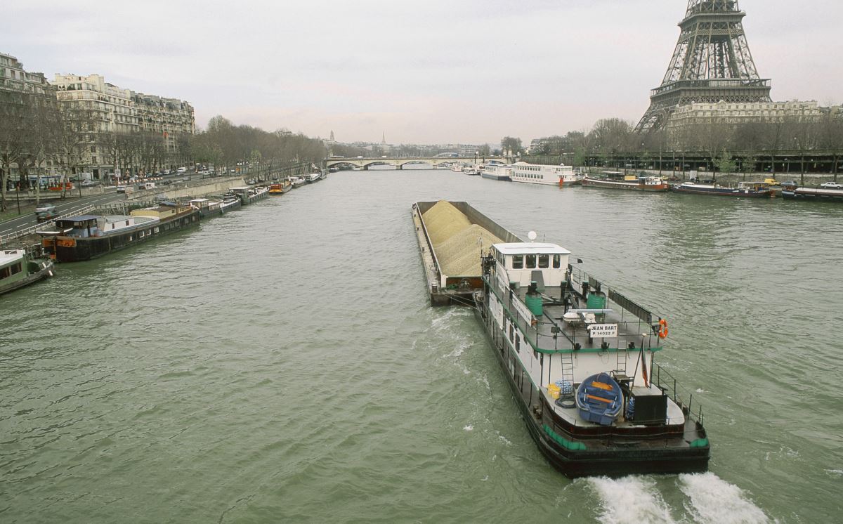 Binnenschiff Paris Frankreich 1200