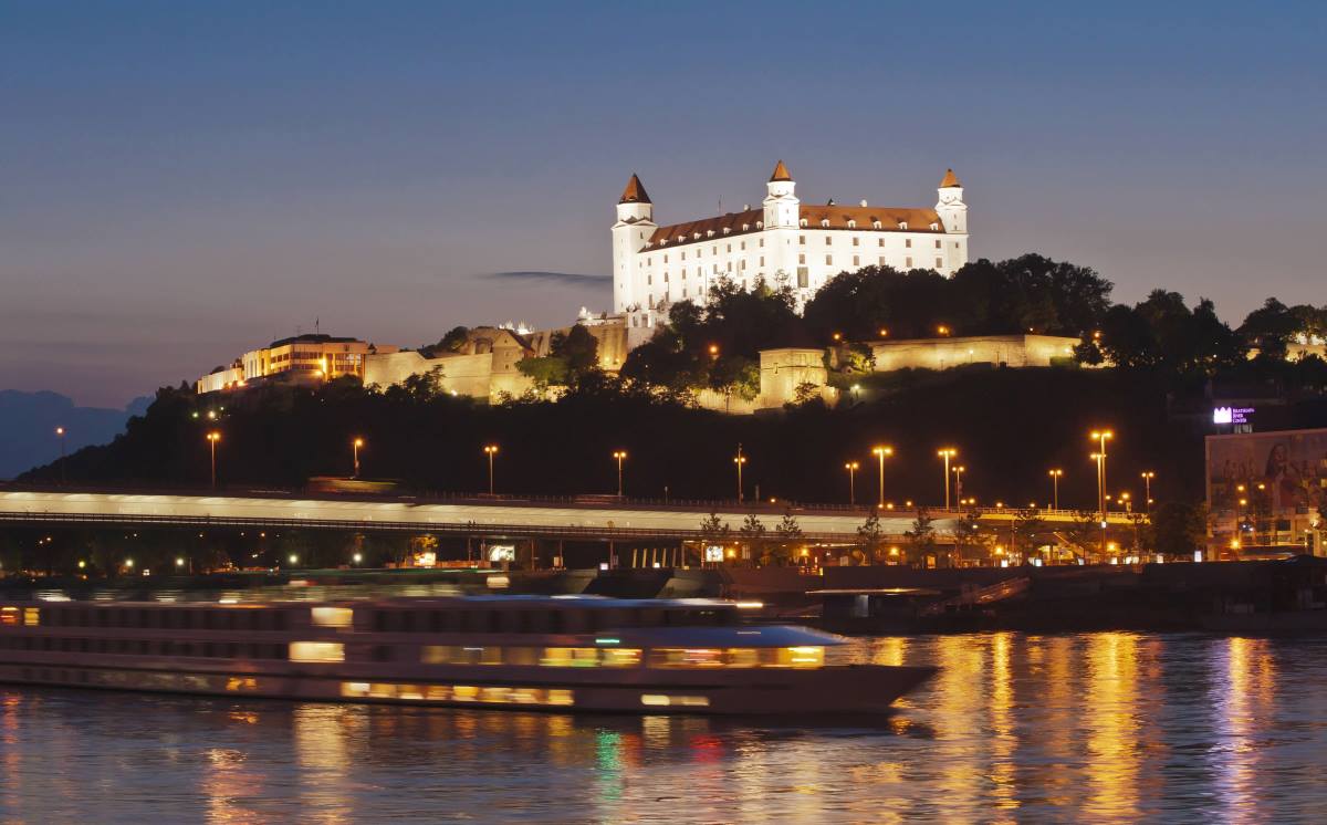 Slowakei Bratislava Donau 1200