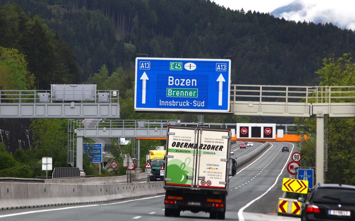 LKW Italien Brenner Österreich 1200