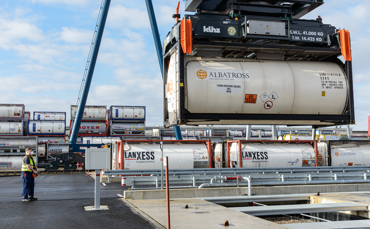 Containerterminal Umschlag Chemion Tank 1200