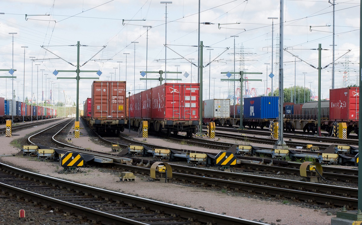 Container Schienenverkehr Bahn Hamburg 1200