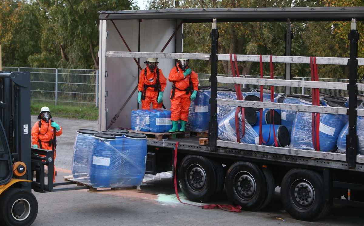 Feuerwehr Schutzanzug Fässer LKW 1200