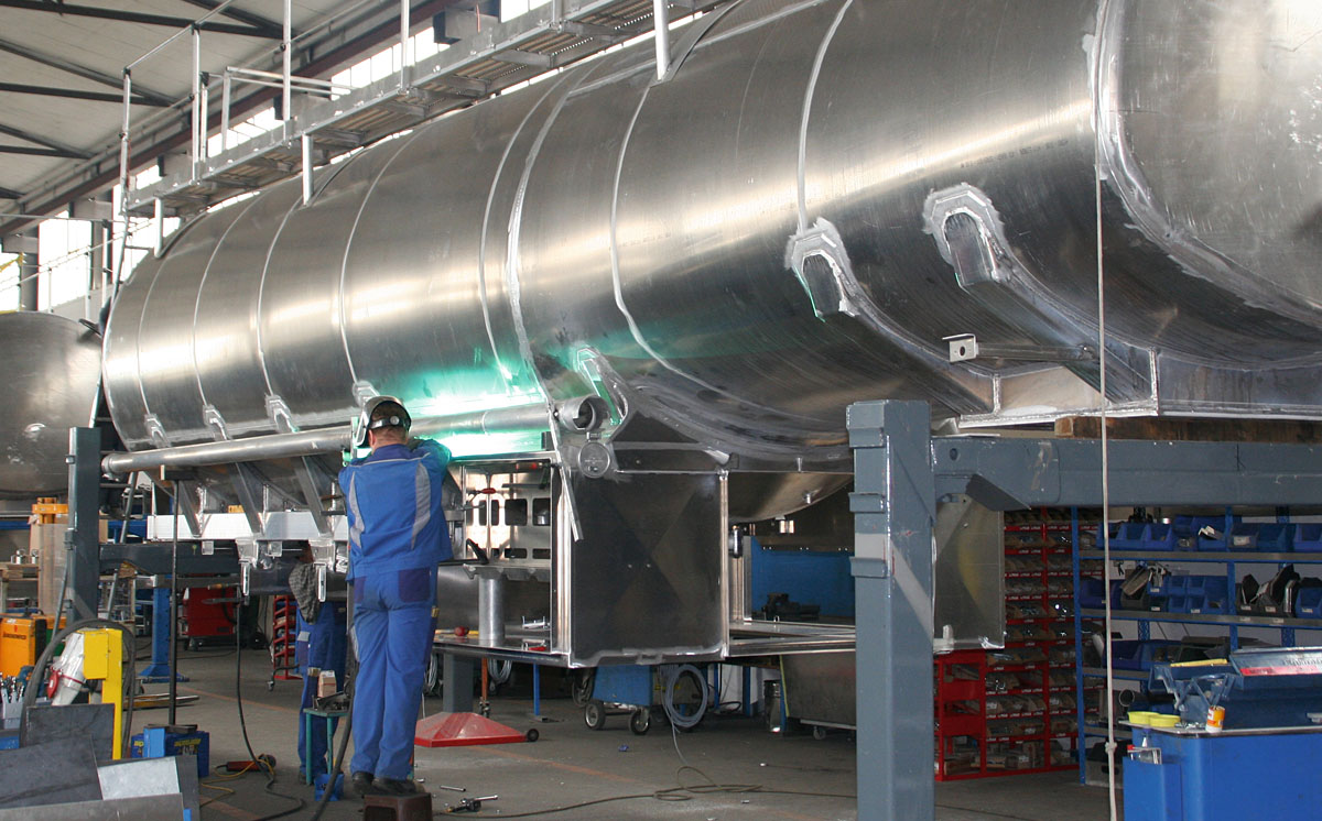 Tankfahrzeug Werkstatt 1200