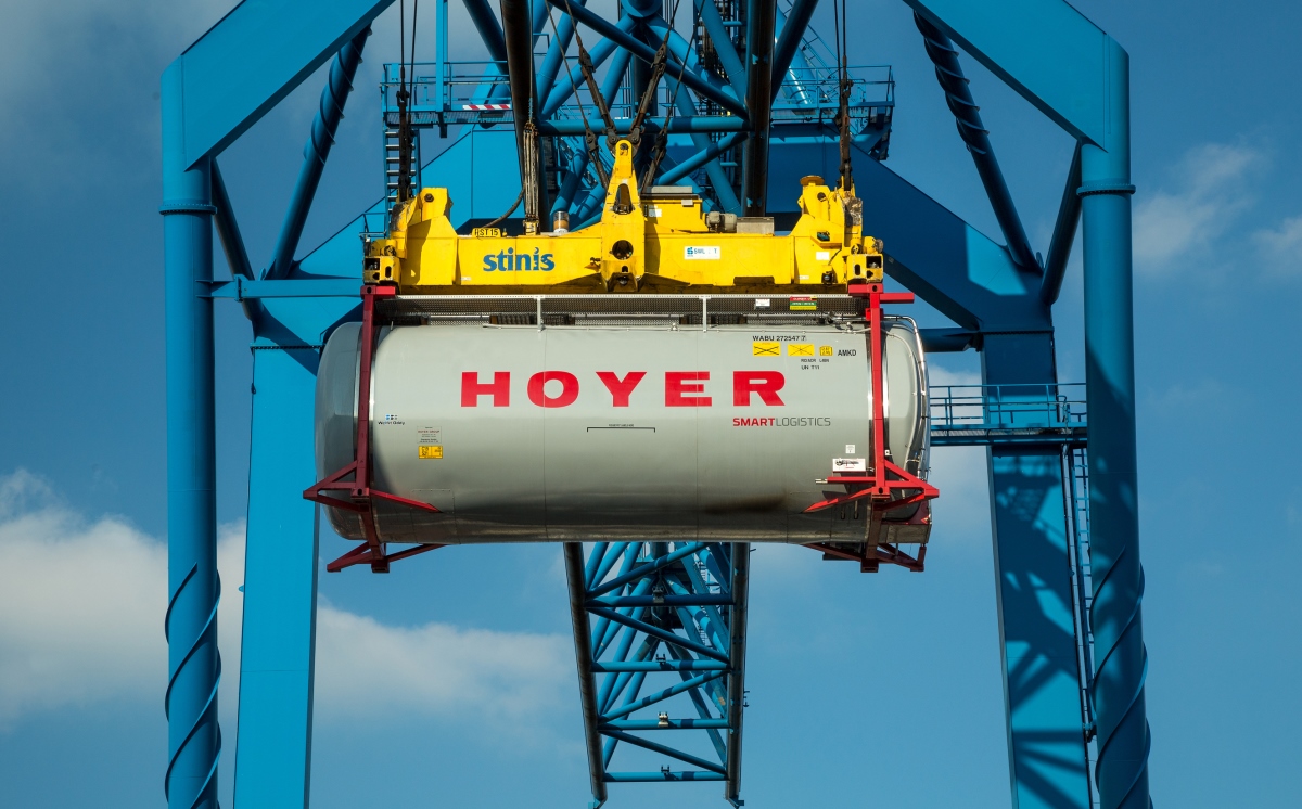 Hoyer Tankcontainer Umschlag 1200