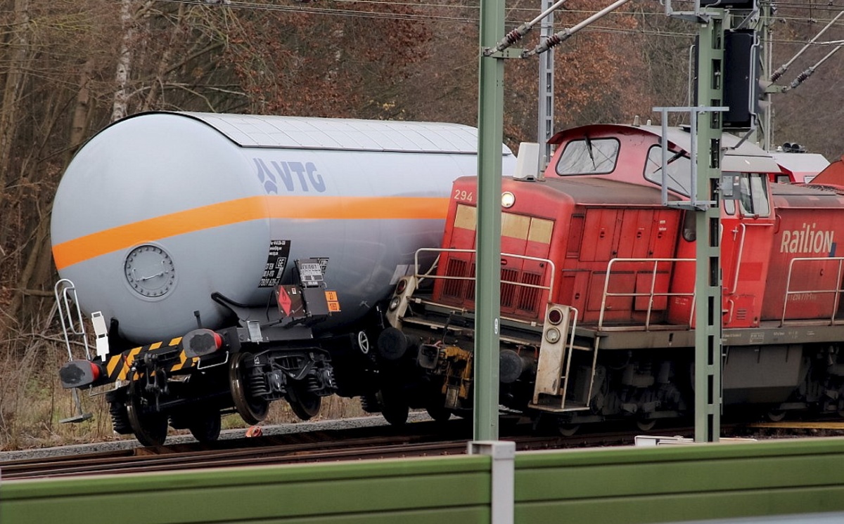 Kesselwagen Unfall Bahn 1200