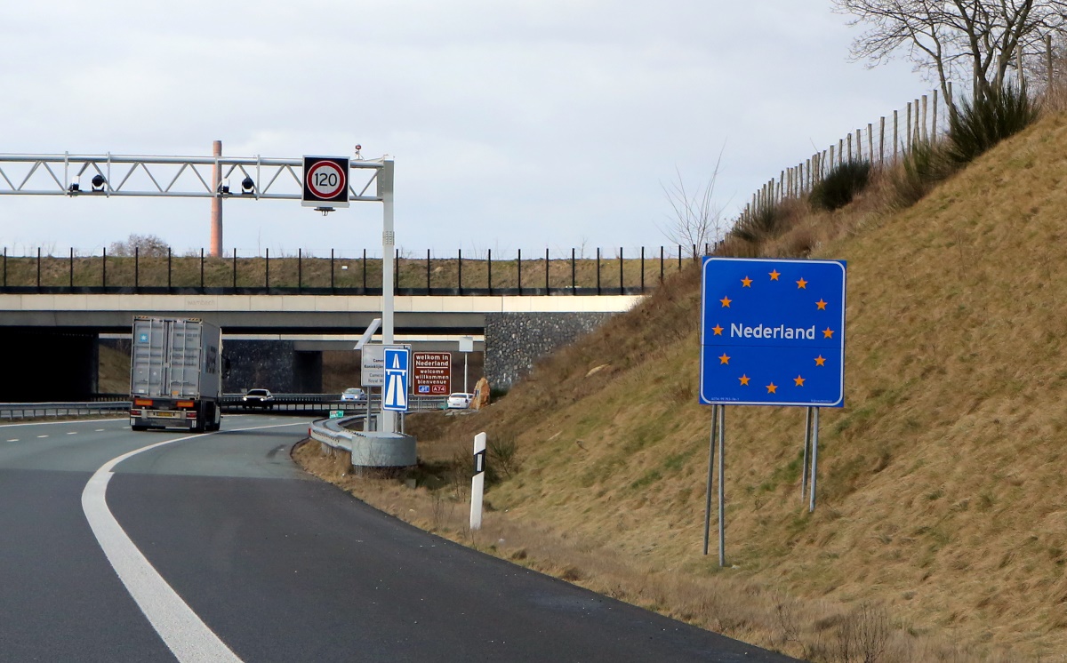 Niederlande Autobahn LKW 1200