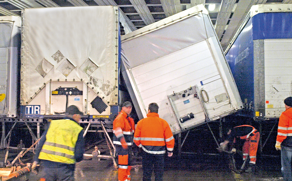 Auflieger gekippt Fähre 1200