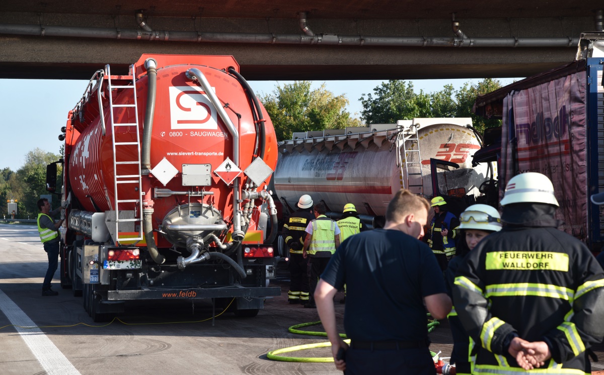 Saug-Druck-Tank sht Unfall Feuerwehr 1200