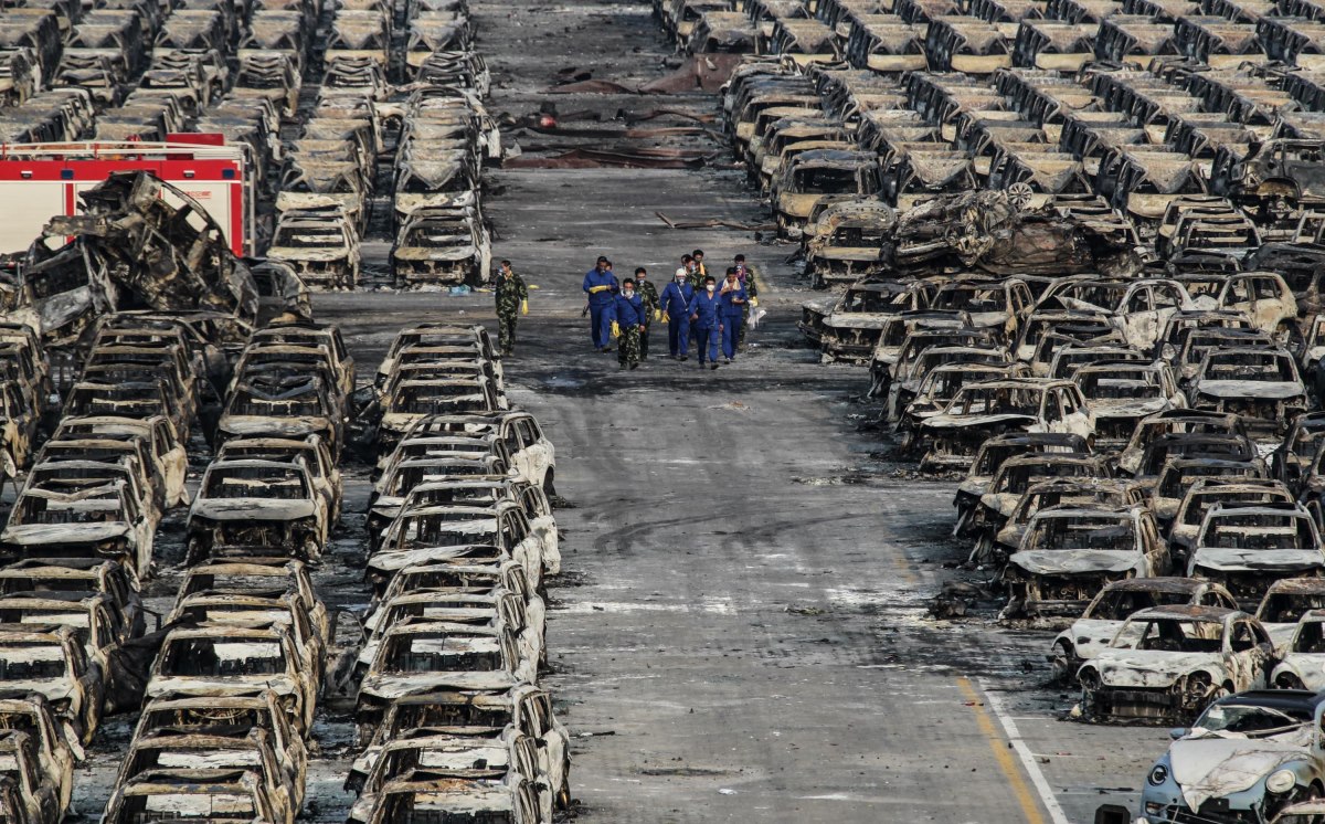 Explosion Tianjin Autos 1200