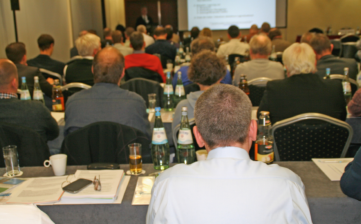 Schulung Mitarbeiter 1200