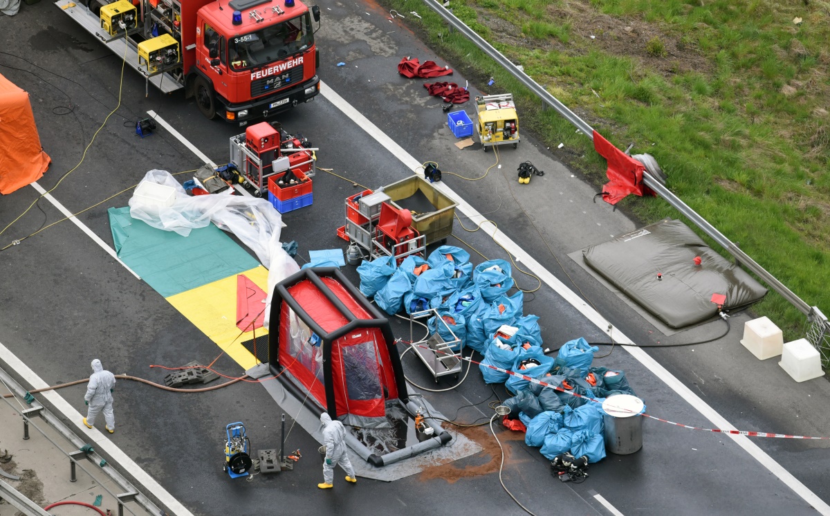 Unfall Gefahrgut A10 1200