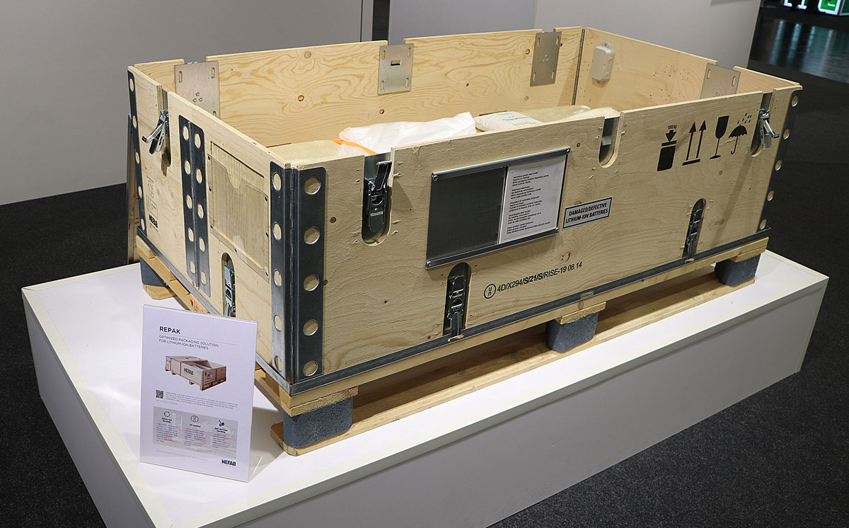 Kiste oder Großverpackung aus Holz 1200