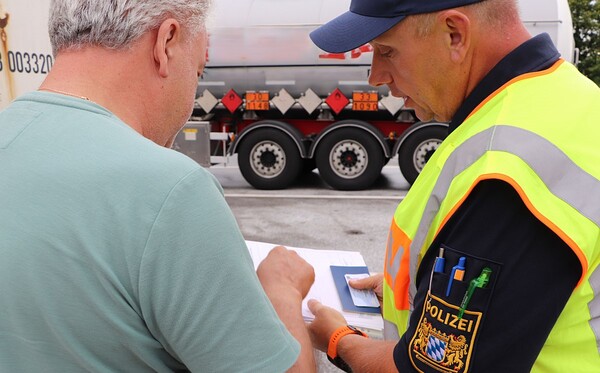 Gefahrgutkontrolle Verkehrspolizei Deggendorf