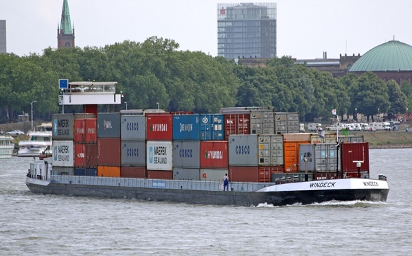 Container Binnenschiff Hamburg 1200