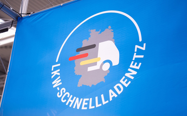 Lkw-Schnellladenetz